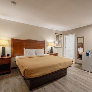 Queen Room Mobility accessible
