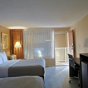 Queen Room Mobility accessible