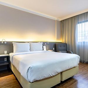 Luxury Queen Room