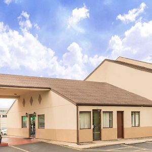 Days Inn By Wyndham Hannibal