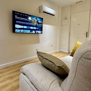 Deluxe One-Bedroom Apartment