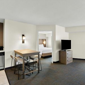 One-Bedroom King Suite