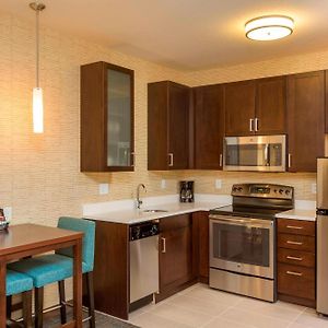 One-Bedroom King Suite