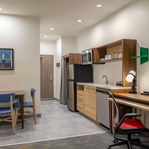 One-Bedroom King Suite