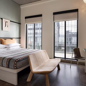 One-Bedroom King Suite