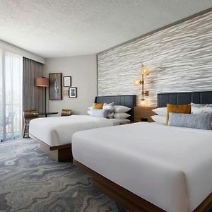 Deluxe Marina Room