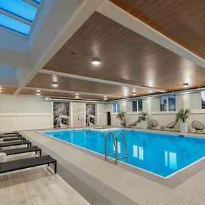 The Insignia Hotel, Sarnia, A Tribute Portfolio Hotel