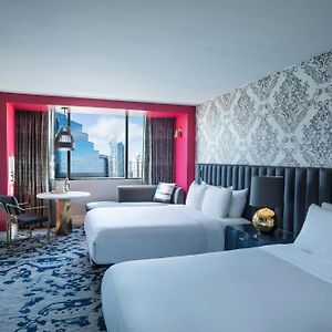 Premium Queen Room