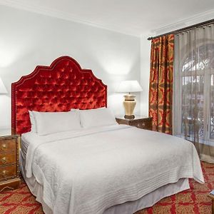 King Room Mobility or hearing accessible