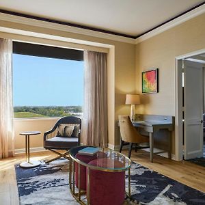 One-Bedroom King Suite