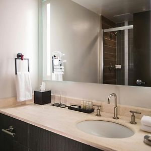 Corner King Room