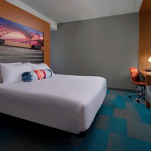 King Room Mobility or hearing accessible