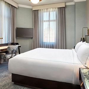 Deluxe  King Room Hearing accessible