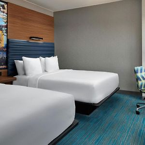 Queen Room Mobility or hearing accessible