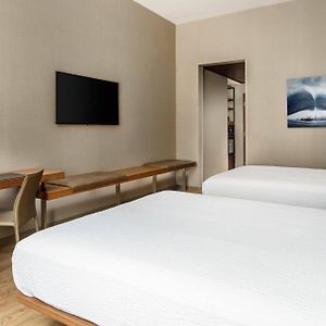 Queen Room Hearing Accesible