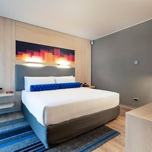 Urban King Room