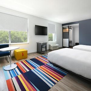 Queen Room Mobility or hearing accessible
