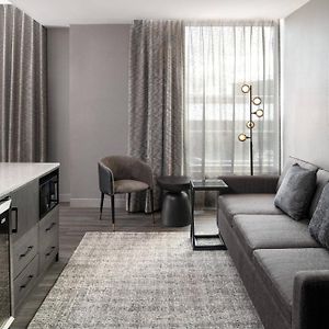 Corner King Suite