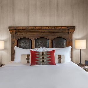 Deluxe  King Room Mobility accessible