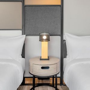 One-Bedroom Queen Suite