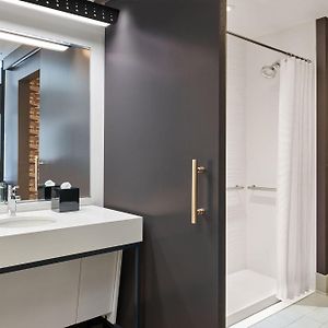 King Room Mobility or hearing accessible