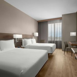 Queen Room Hearing Accesible