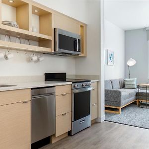 One-Bedroom Corner King Suite Hearing accessible