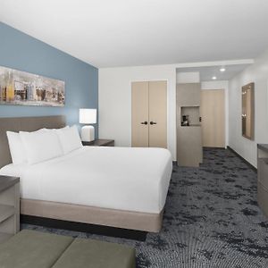 Queen Room Mobility accessible