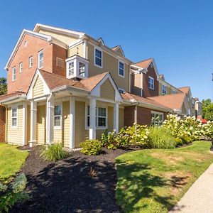 Residences At Tewksbury