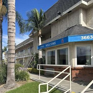 Studio 6 Suites - Riverside, Ca South