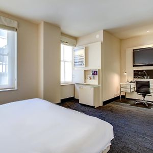 Deluxe  King Room Mobility accessible