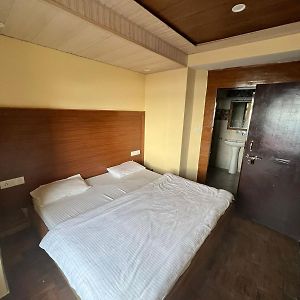 Budget King Room