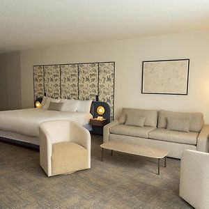 Superior King Suite