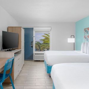 Standard Top floor Queen Room