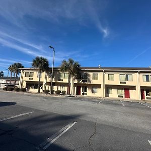 Guest Cottage & Suites By Oyo Brunswick-Golden Isles