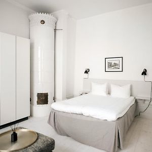 Deluxe Studio