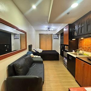 Deluxe Queen Studio