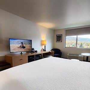 Deluxe King Studio