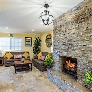 Quality Inn Escondido Downtown