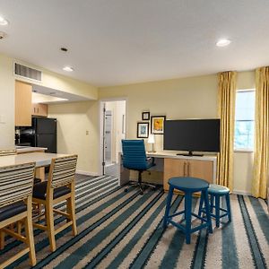 One-Bedroom King Suite