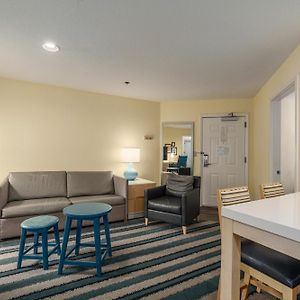 Two-Bedroom King Suite