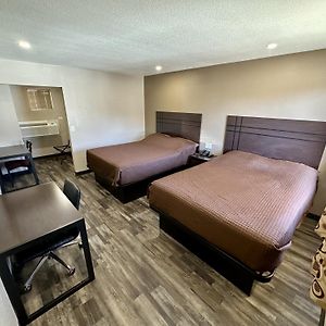 Standard Queen Room