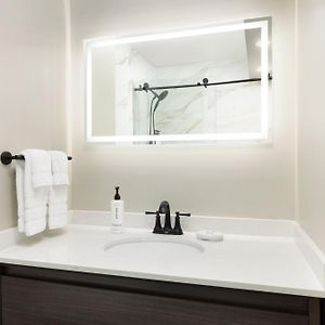 Premium Queen Room