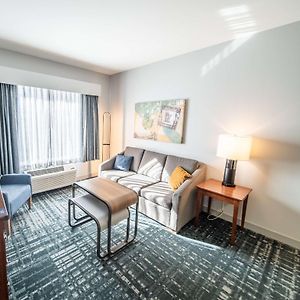 One-Bedroom Suite