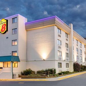 Super 8 By Wyndham Frederick