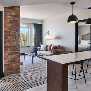 One-Bedroom King Suite