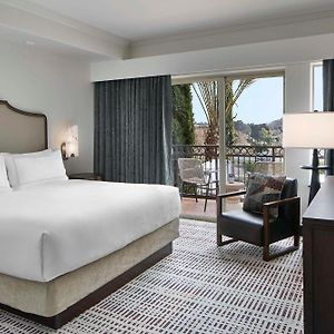 One-Bedroom King Suite