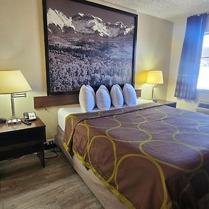 Queen Room Mobility accessible