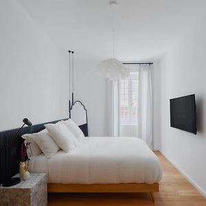 Superior One-Bedroom Apartment