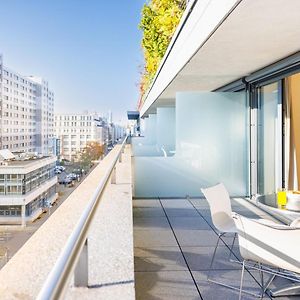 Superior One-Bedroom Apartment